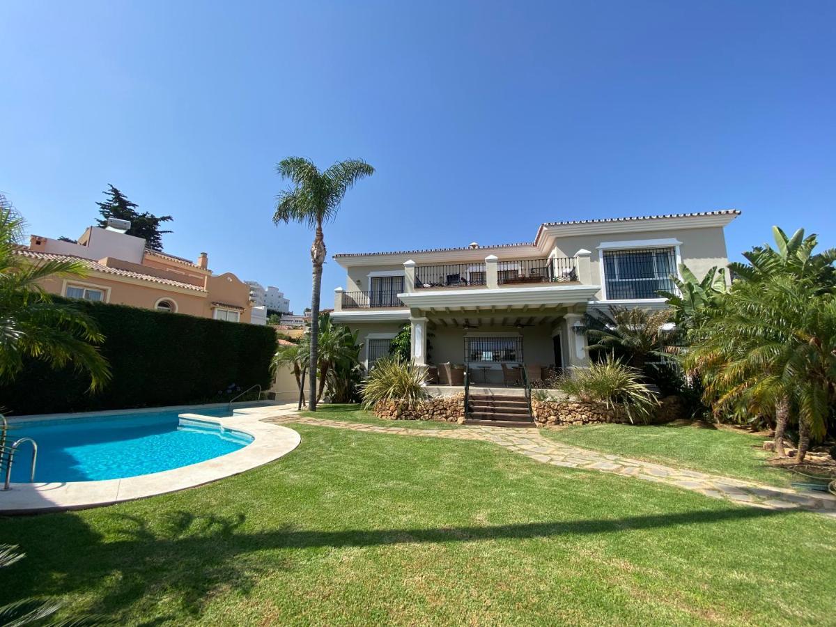 פואנגירולה Apartamentos Villa Torreblanca מראה חיצוני תמונה