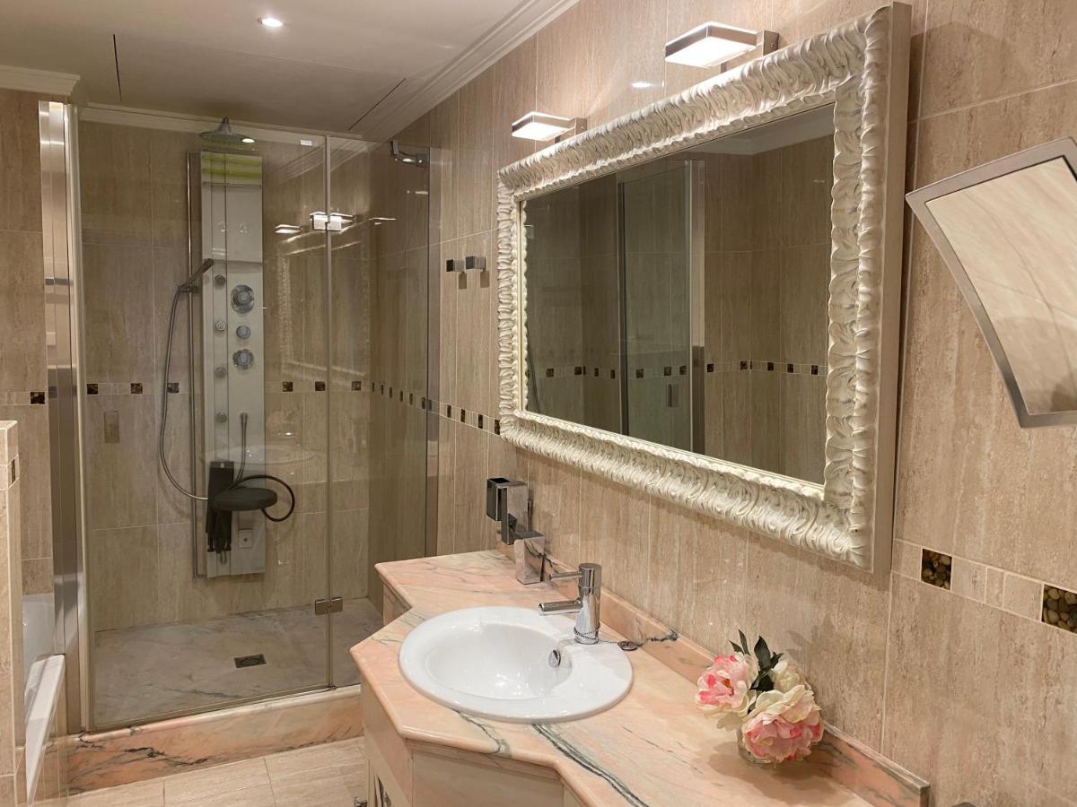 פואנגירולה Apartamentos Villa Torreblanca מראה חיצוני תמונה