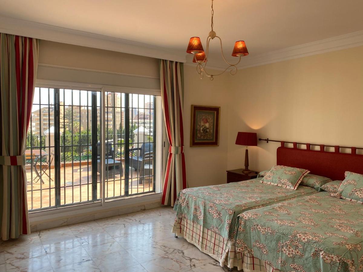 פואנגירולה Apartamentos Villa Torreblanca מראה חיצוני תמונה