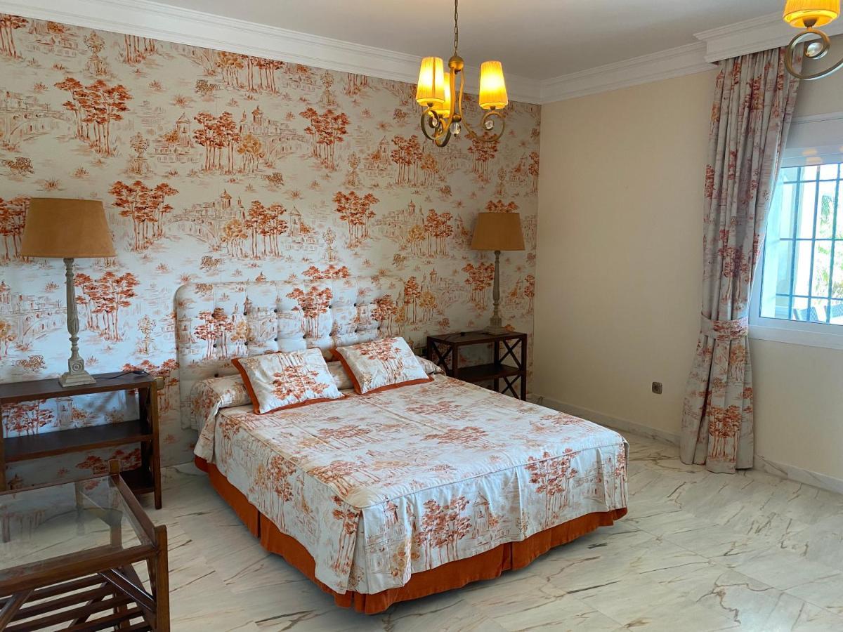 פואנגירולה Apartamentos Villa Torreblanca מראה חיצוני תמונה