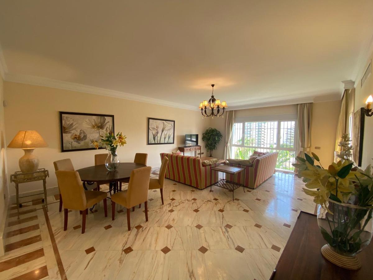 פואנגירולה Apartamentos Villa Torreblanca מראה חיצוני תמונה