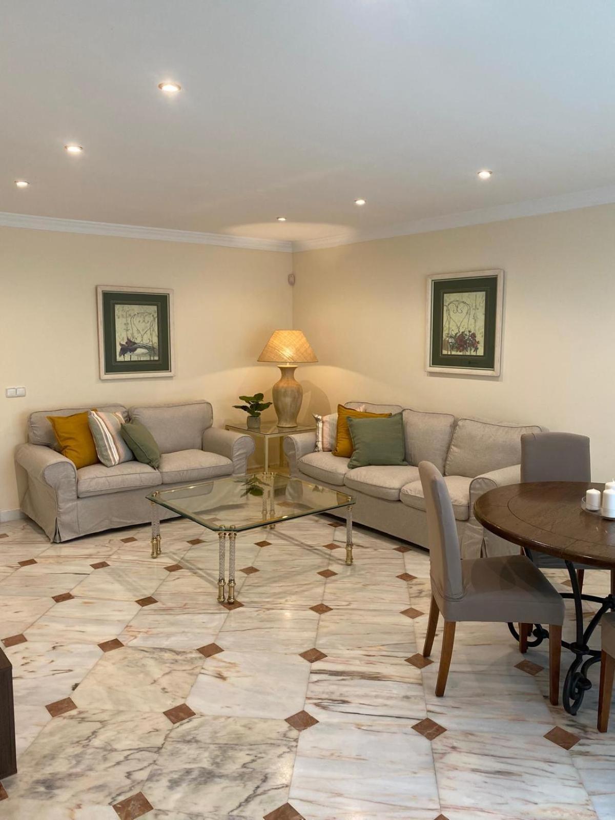 פואנגירולה Apartamentos Villa Torreblanca מראה חיצוני תמונה