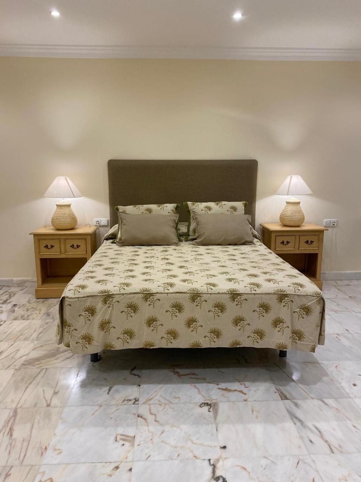 פואנגירולה Apartamentos Villa Torreblanca מראה חיצוני תמונה